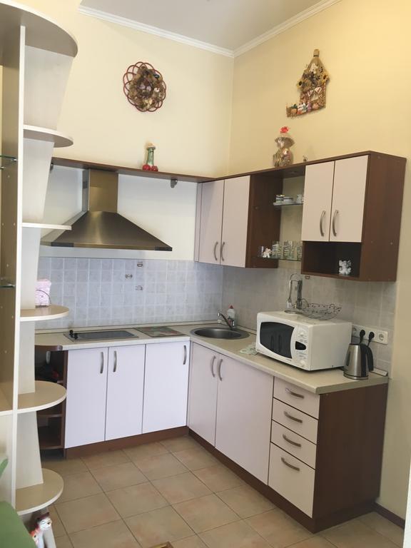 Apartment Centre *