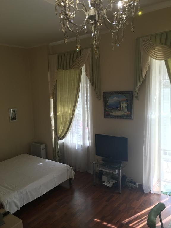 Apartment Centre *